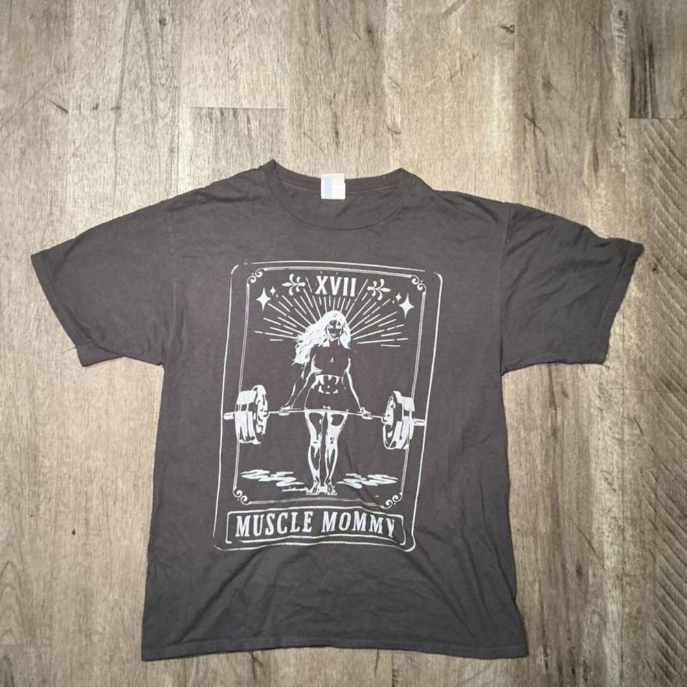 Muscle Mommy Tarot Card Graphic Tee Size M Charcoal Grey Cotton Streetwear